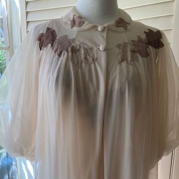 1960's Van Raalte Waltz Length Peignoir Set - Picture 8 of 15